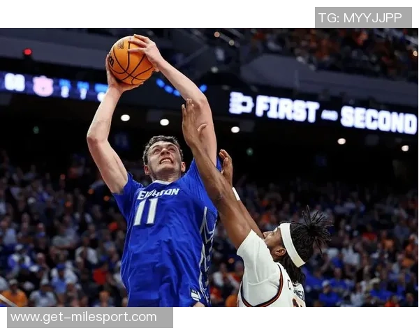 卡尔克布伦纳在对抗独行侠内线时表现出色应该给予他更多的上场时间